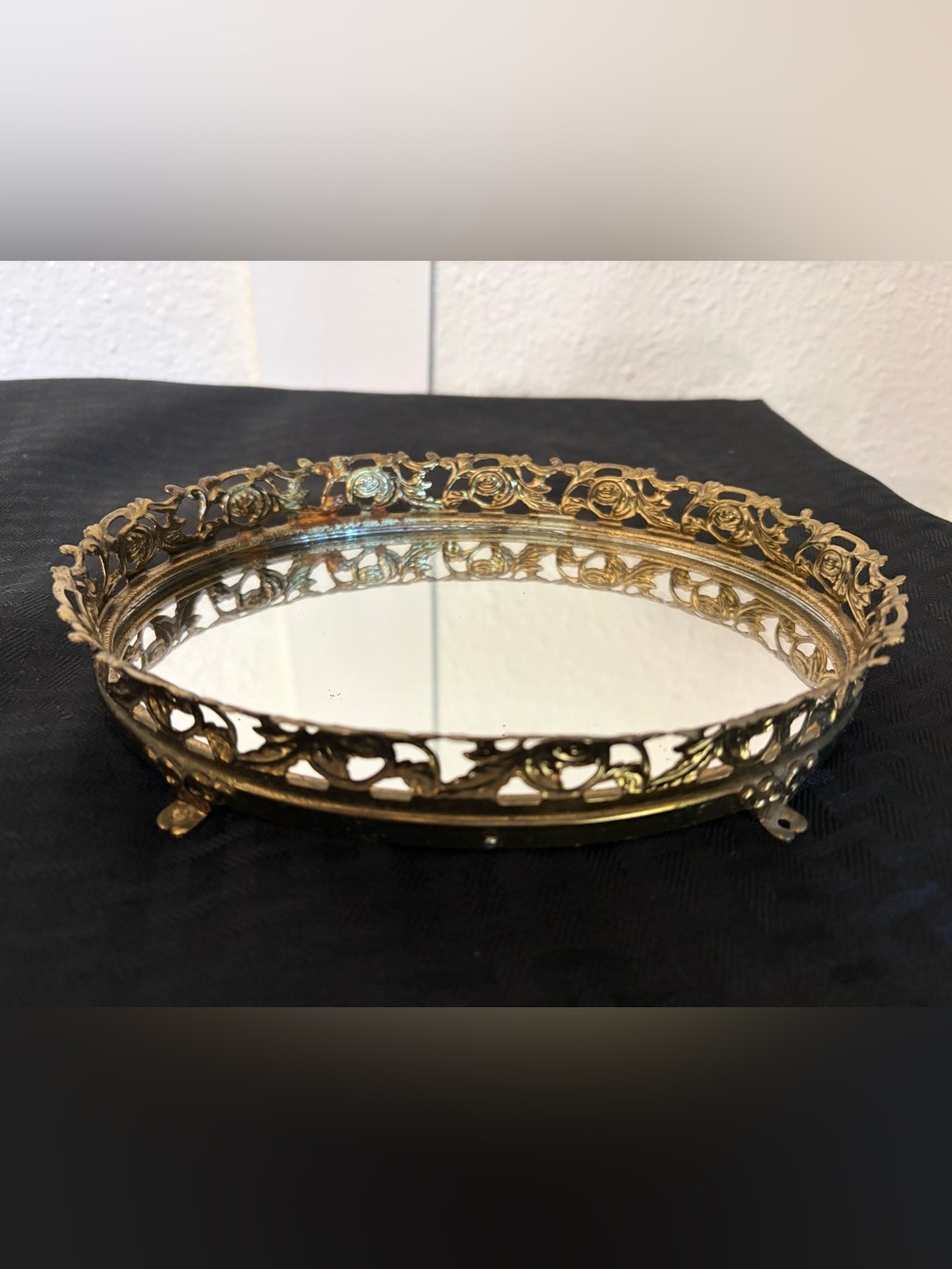 Vintage Dresser Vanity Mirror Tray & 2 Fleur De Lis De Trinket Dishes - Picture 3 of 12